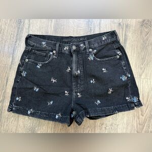 NWT American Eagle Black Floral Embroidered Mom Denim Jean Shorts Size 8